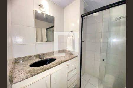 Banheiro de apartamento para alugar com 1 quarto, 50m² em Barra, Salvador