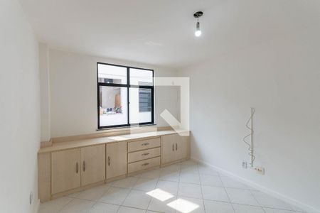 Quarto de apartamento à venda com 1 quarto, 69m² em Grajaú, Rio de Janeiro