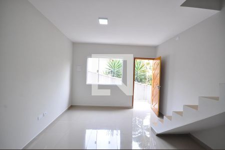 Sala de casa para alugar com 2 quartos, 54m² em Vila Mazzei, São Paulo