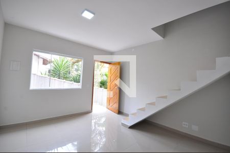 Sala de casa para alugar com 2 quartos, 54m² em Vila Mazzei, São Paulo