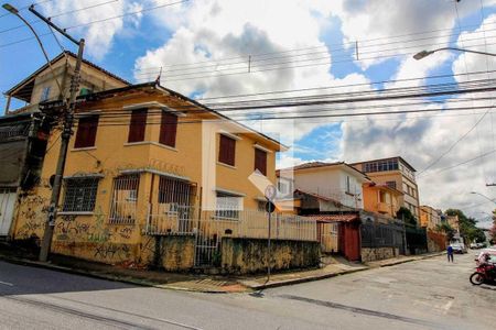 Casa à venda com 3 quartos, 195m² em Floresta, Belo Horizonte