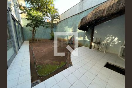 Casa à venda com 3 quartos, 400m² em Bosque da Saúde, São Paulo