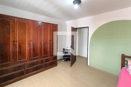 Casa à venda com 180m², 5 quartos e 1 vaga Casa à venda com 180m², 5 quartos e 1 vagaQuarto 3