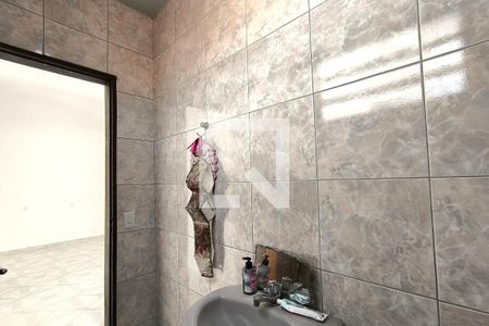 Casa à venda com 180m², 5 quartos e 1 vaga Casa à venda com 180m², 5 quartos e 1 vagaBanheiro da Suíte 2