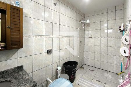 Casa à venda com 180m², 5 quartos e 1 vaga Casa à venda com 180m², 5 quartos e 1 vagaBanheiro da Suíte 1