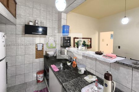 Casa à venda com 180m², 5 quartos e 1 vaga Casa à venda com 180m², 5 quartos e 1 vagaCopa e Cozinha