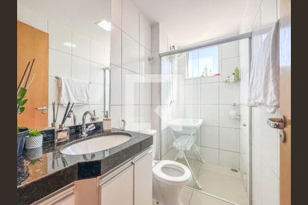 Banheiro de apartamento à venda com 3 quartos, 74m² em Prado, Belo Horizonte