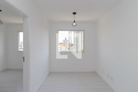 Sala de apartamento para alugar com 2 quartos, 35m² em Parque Vitoria, São Paulo