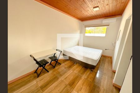 Sala/Quarto de kitnet/studio para alugar com 1 quarto, 24m² em São João do Rio Vermelho, Florianópolis