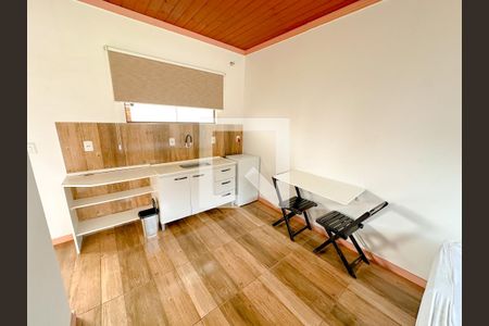 Sala/Quarto de kitnet/studio para alugar com 1 quarto, 24m² em São João do Rio Vermelho, Florianópolis