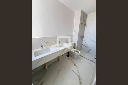 Banheiro da Suíte de apartamento para alugar com 2 quartos, 84m² em Vila da Serra, Nova Lima