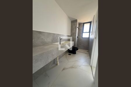 Banheiro da semi suíte de apartamento para alugar com 2 quartos, 84m² em Vila da Serra, Nova Lima