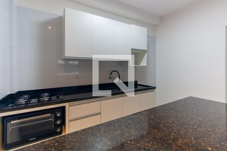 Cozinha de casa de condomínio para alugar com 2 quartos, 55m² em Vila Ema, São Paulo