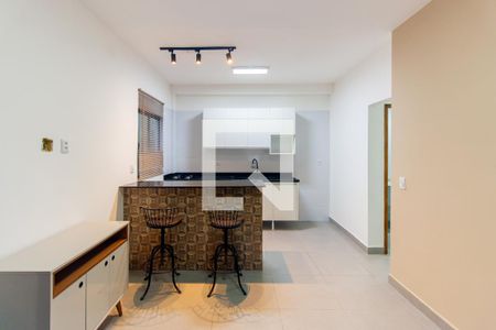 Sala de casa de condomínio para alugar com 2 quartos, 55m² em Vila Ema, São Paulo