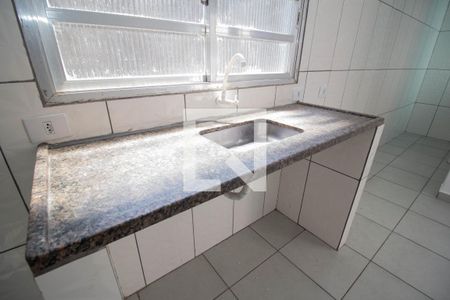 Sala/Cozinha de casa para alugar com 1 quarto, 40m² em Vila Guedes, São Paulo