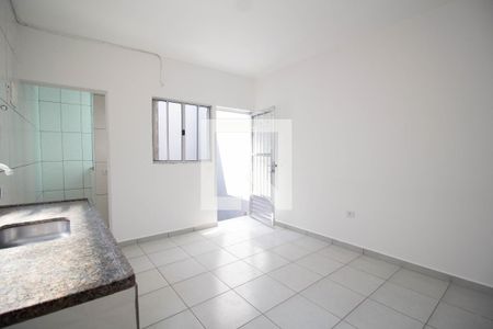 Sala/Cozinha de casa para alugar com 1 quarto, 40m² em Vila Guedes, São Paulo