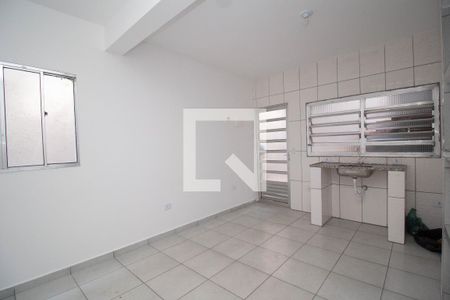 Sala/Cozinha de casa para alugar com 1 quarto, 40m² em Vila Guedes, São Paulo