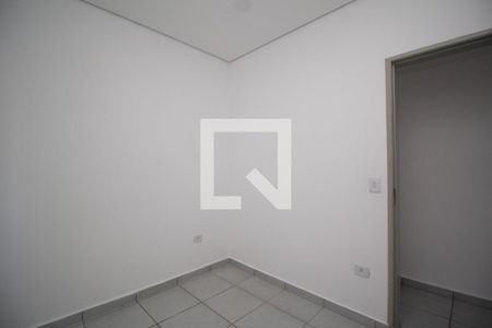 Quarto 1 de casa para alugar com 1 quarto, 40m² em Vila Guedes, São Paulo