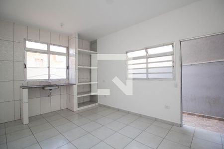 Sala/Cozinha de casa para alugar com 1 quarto, 40m² em Vila Guedes, São Paulo