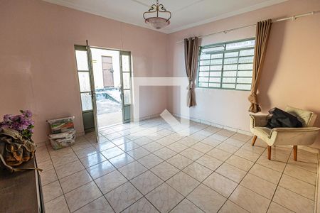 Sala de casa à venda com 5 quartos, 182m² em Guarani, Belo Horizonte