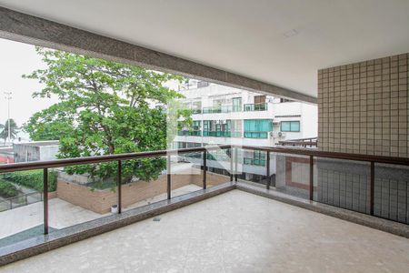 Varanda de apartamento para alugar com 3 quartos, 150m² em Barra da Tijuca, Rio de Janeiro