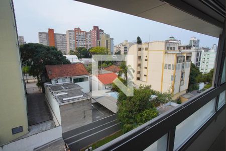 Sala - Vista de apartamento à venda com 3 quartos, 129m² em Higienópolis, Porto Alegre