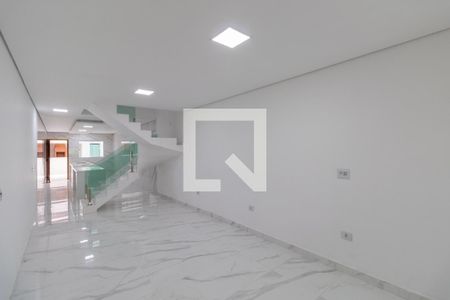 Sala de casa à venda com 4 quartos, 150m² em Vila Nhocune, São Paulo