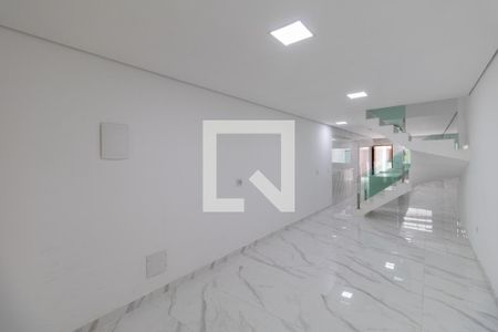 Sala de casa à venda com 4 quartos, 150m² em Vila Nhocune, São Paulo