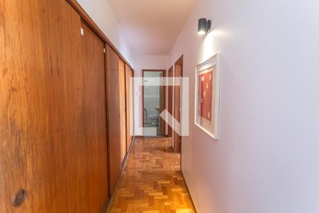 Corredor de apartamento à venda com 2 quartos, 110m² em Santo Agostinho, Belo Horizonte