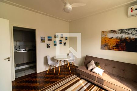 Sala de apartamento para alugar com 1 quarto, 44m² em Menino Deus, Porto Alegre