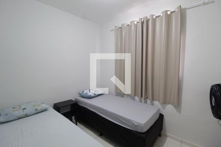 Quarto 2 de apartamento para alugar com 2 quartos, 45m² em Gávea, Uberlândia