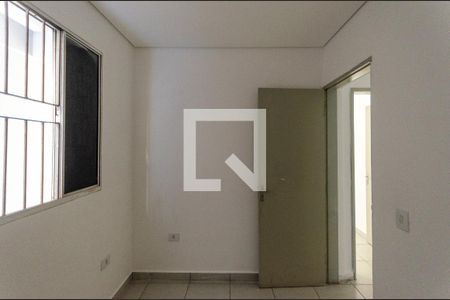 Quarto 2 de casa para alugar com 2 quartos, 50m² em Vila Guedes, São Paulo