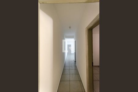 Banheiro Corredor de casa para alugar com 2 quartos, 50m² em Vila Guedes, São Paulo