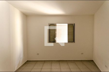 Sala/Quarto 1 de casa para alugar com 2 quartos, 50m² em Vila Guedes, São Paulo