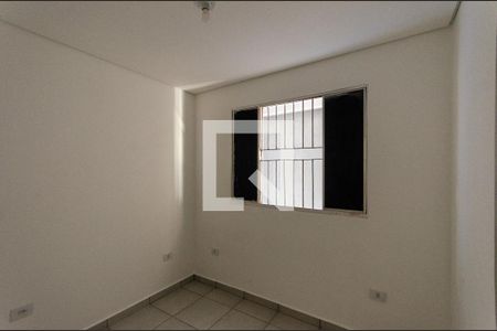 Quarto 2 de casa para alugar com 2 quartos, 50m² em Vila Guedes, São Paulo