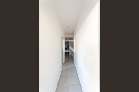 Corredor de casa para alugar com 2 quartos, 50m² em Vila Guedes, São Paulo