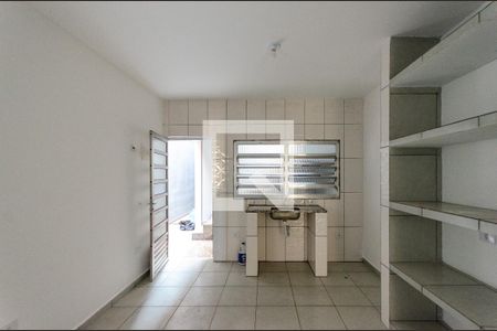 Sala/Cozinha de casa para alugar com 2 quartos, 50m² em Vila Guedes, São Paulo