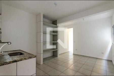 Sala/Cozinha de casa para alugar com 2 quartos, 50m² em Vila Guedes, São Paulo