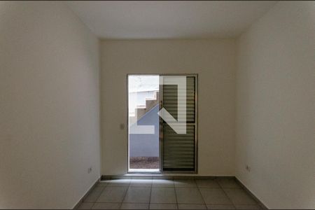 Quarto 1 de casa para alugar com 2 quartos, 51m² em Vila Guedes, São Paulo