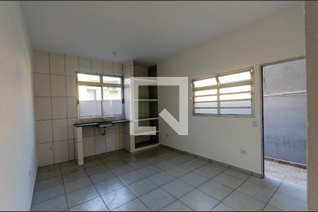 Sala de casa para alugar com 2 quartos, 51m² em Vila Guedes, São Paulo