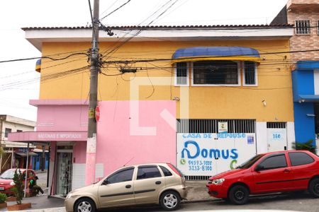 Vista de casa para alugar com 4 quartos, 270m² em Jardim Robru, São Paulo