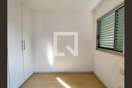 Quarto 1 de apartamento para alugar com 2 quartos, 75m² em Lourdes, Belo Horizonte