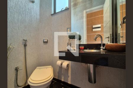 Apartamento à venda com 250m², 3 quartos e 2 vagas Apartamento à venda com 250m², 3 quartos e 2 vagasLavabo