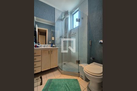 Apartamento à venda com 250m², 3 quartos e 2 vagas Apartamento à venda com 250m², 3 quartos e 2 vagasBanheiro da Suíte 2