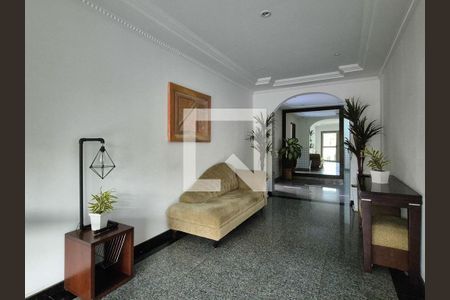 Apartamento à venda com 250m², 3 quartos e 2 vagas Apartamento à venda com 250m², 3 quartos e 2 vagasHall de entrada