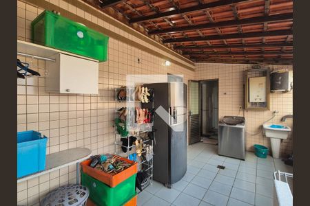 Apartamento à venda com 250m², 3 quartos e 2 vagas Apartamento à venda com 250m², 3 quartos e 2 vagasÁrea de Serviço