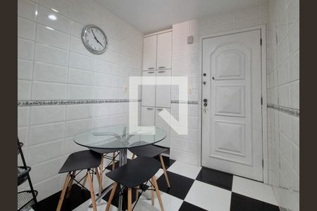 Apartamento à venda com 250m², 3 quartos e 2 vagas Apartamento à venda com 250m², 3 quartos e 2 vagasCozinha