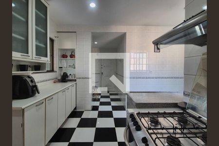 Apartamento à venda com 250m², 3 quartos e 2 vagas Apartamento à venda com 250m², 3 quartos e 2 vagasCozinha