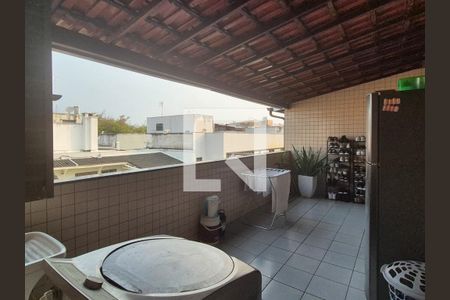 Apartamento à venda com 250m², 3 quartos e 2 vagas Apartamento à venda com 250m², 3 quartos e 2 vagasÁrea de Serviço