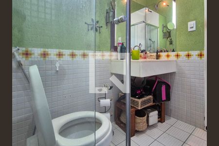 Apartamento à venda com 250m², 3 quartos e 2 vagas Apartamento à venda com 250m², 3 quartos e 2 vagasBanheiro da Suíte 1